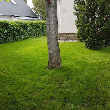 Csalad-Barat Apartman Balatonlelle Eksteriør bilde